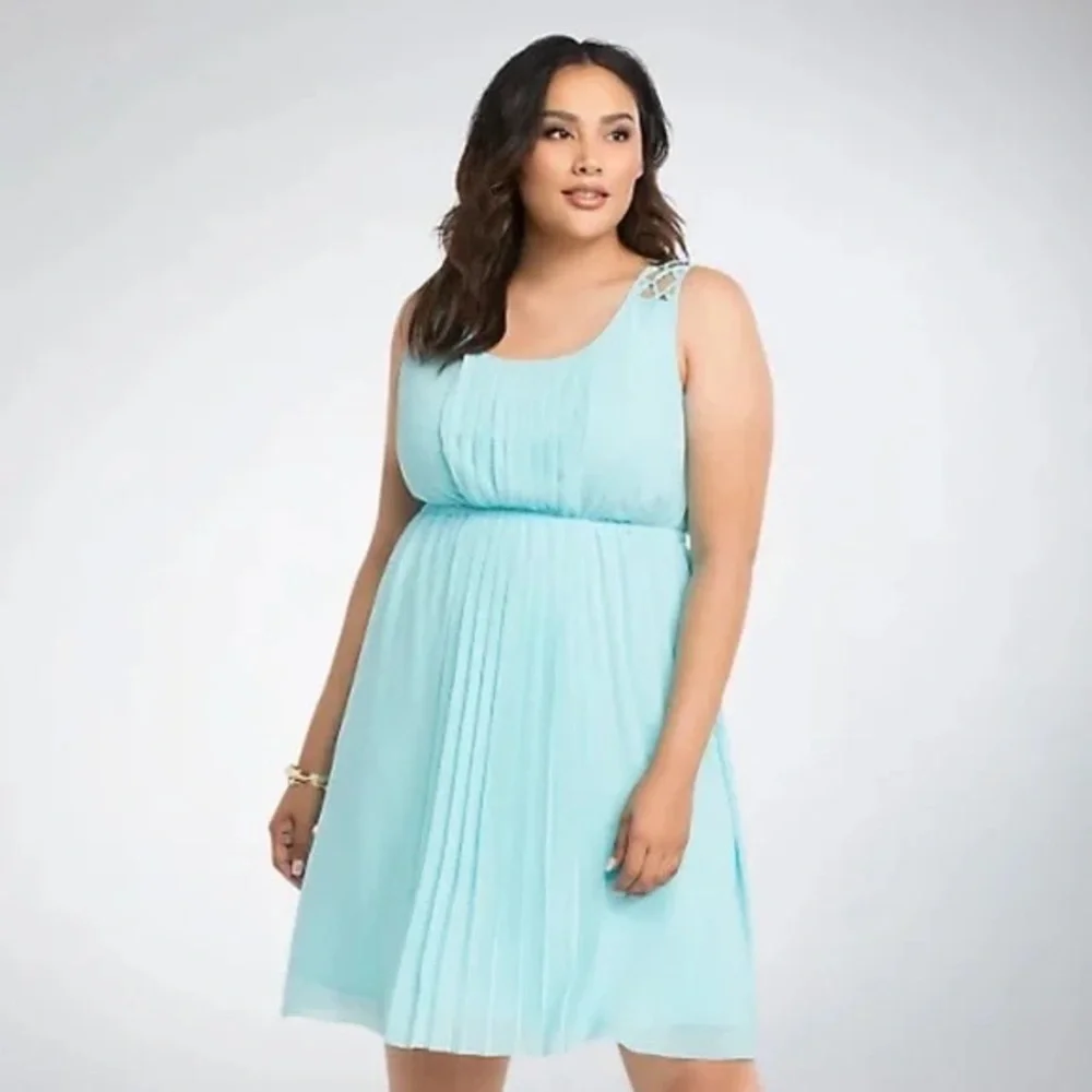 Torrid pleated Chiffon Dress - Picture 1 of 9